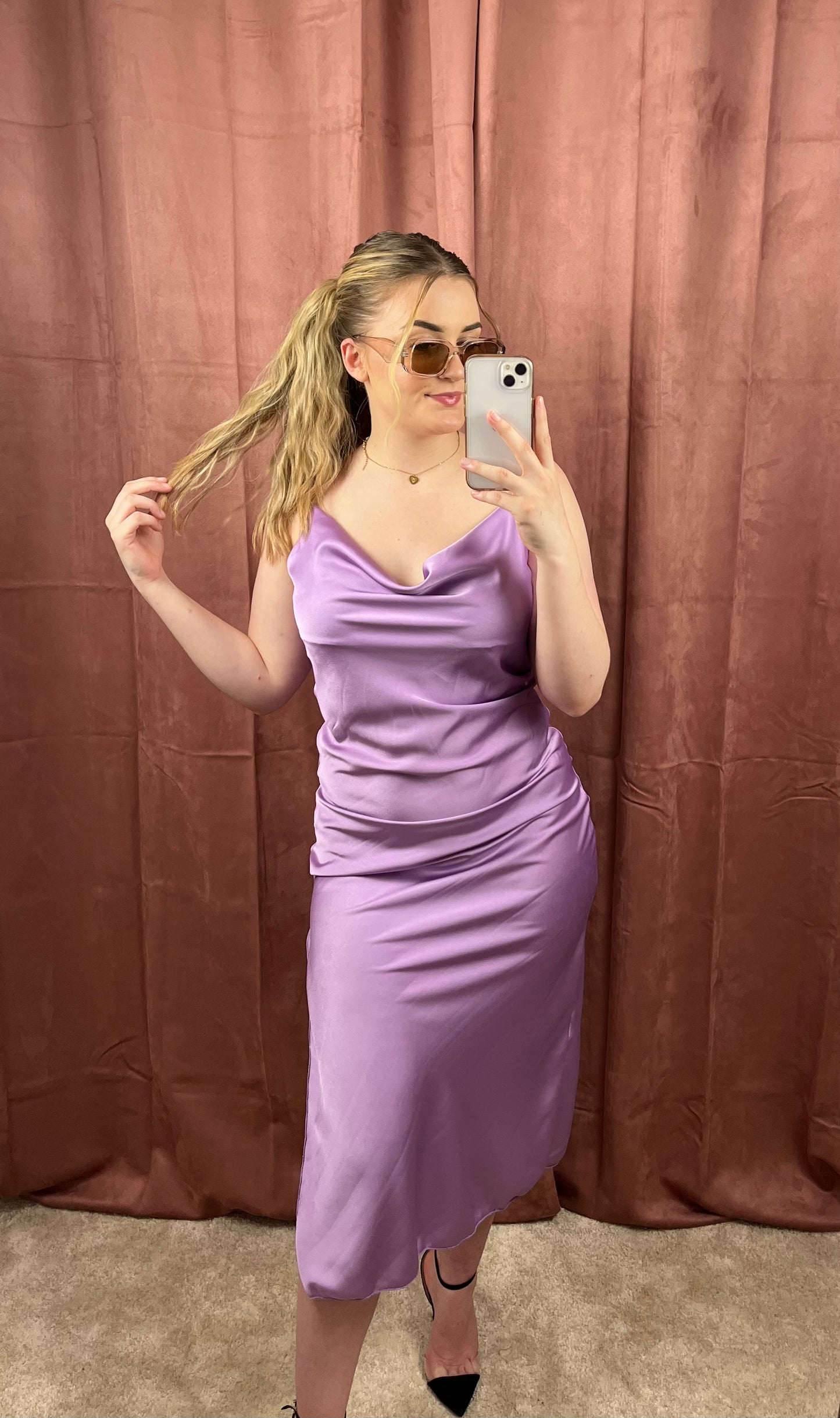 ROBE EN SATIN (VIOLET)