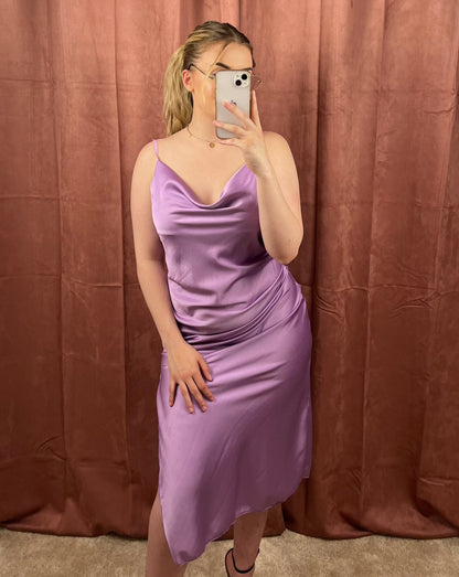 ROBE EN SATIN (VIOLET)